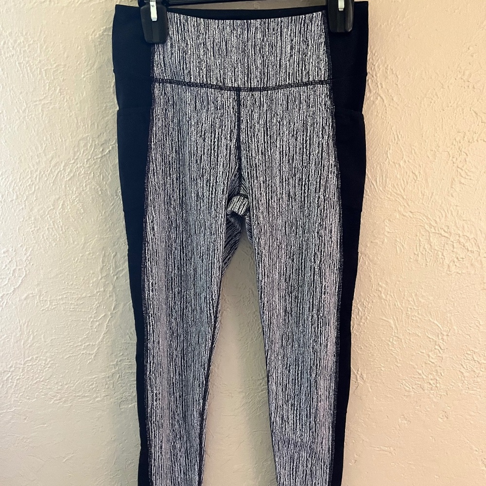 Manduka Mesh Pocket Leggings Size medium